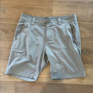 Columbia Omni-Shade Lifhtweight Shorts - 32 waist